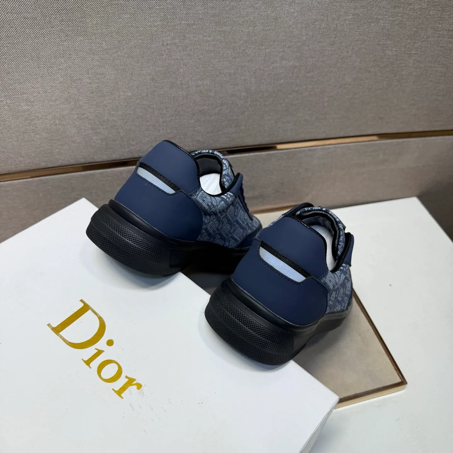 ⬛️Men's shoes 💰p400 [Dior~] Men's casual shoes 2025z cabinet sales simultaneously 🔶Size: 38-44#️⃣ 🔷3 colors🔜The upper is made of multi-material splicing ➕Genuine leather lining, comfortable and breathable, sole: original comfortable and wear-resistant outsole, ⚠️real thing📱photographed🎬real thing is better📢📢📢